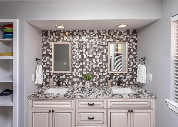 Havasu Viejo - Pool, Spa, Game Room, Fire Pit *