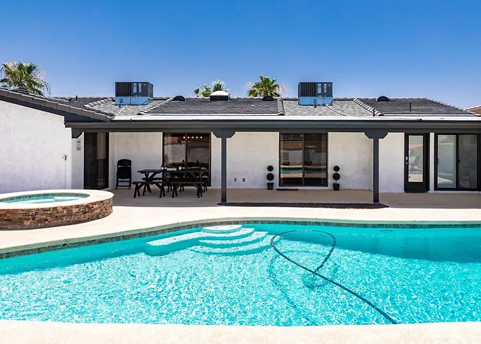Havasu Viejo - Pool, Spa, Game Room, Fire Pit *